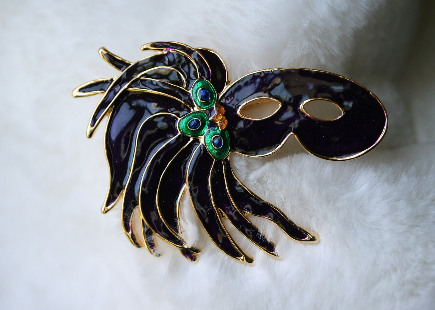 New Orleans Mardi Gras Mask Brooch Pin Enamel Rhinestones Gold Tone