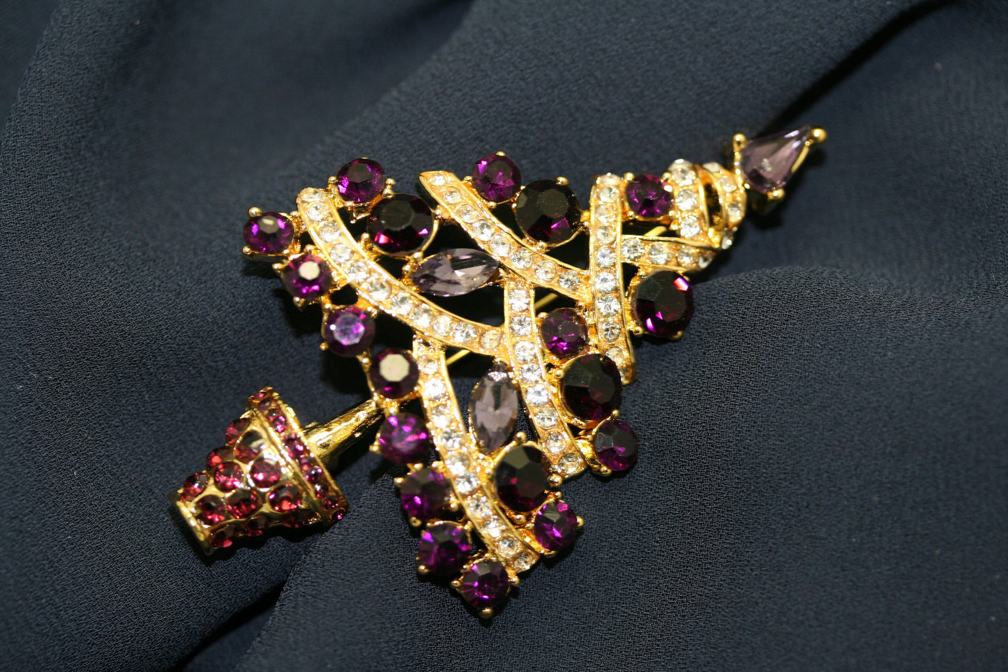 GORGEOUS PURPLE Rhinestone Christmas Tree Pin Brooch, Rich Holiday Xmas Tree Jewelry Gift