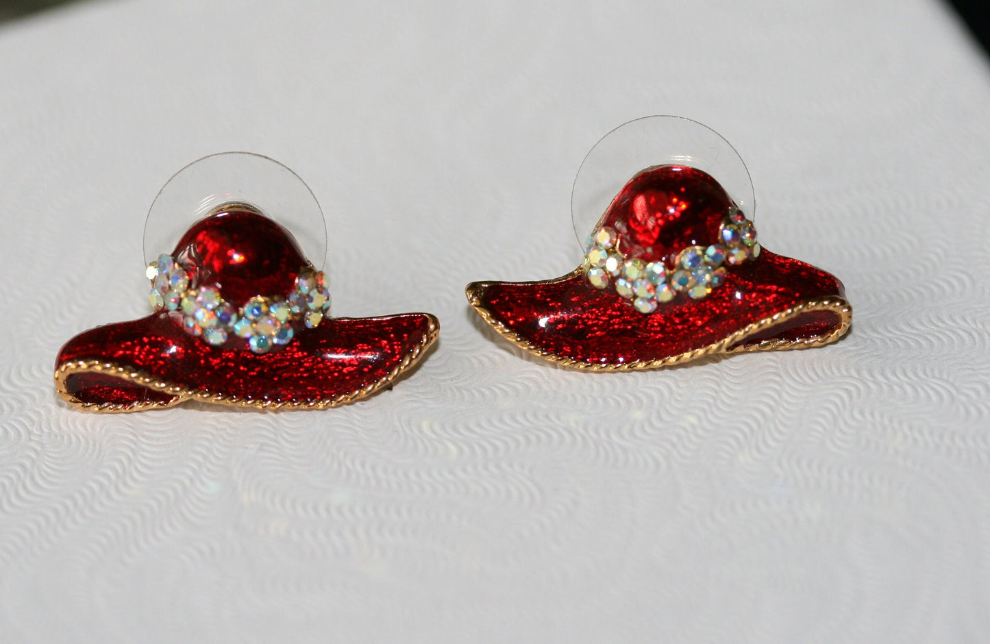 Red Hat Club Lapel Pin, Red Hat Club Post Earrings Fashion Red hat Pin and Earrings Set