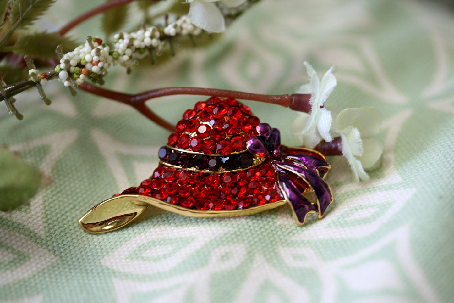 Rhinestone Red Hat Club Lapel Pin, Red Hat Club Post Earrings Fashion Crystal Red hat Brooch and Earrings Set