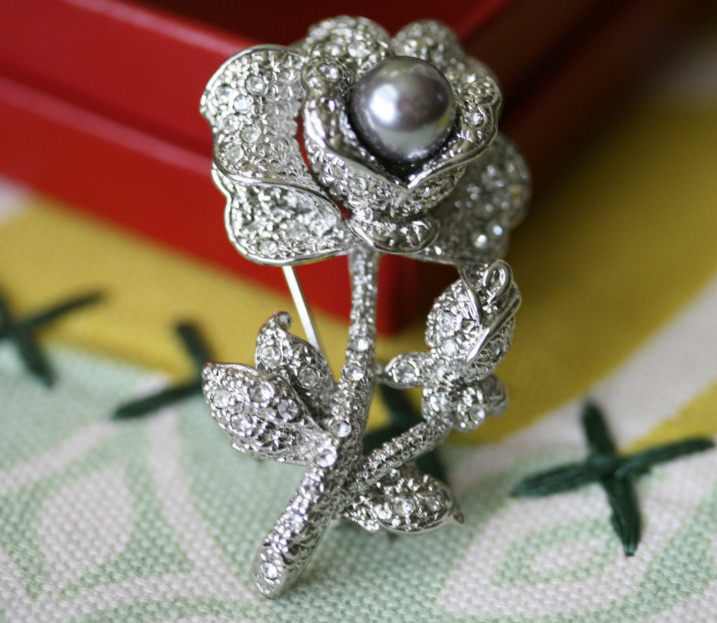 Beauty Women's Rose Flower Faux Pearl Rhinestone Brooch Pin Bridal Wedding Jewelry Gift Valentine's Rose Gift