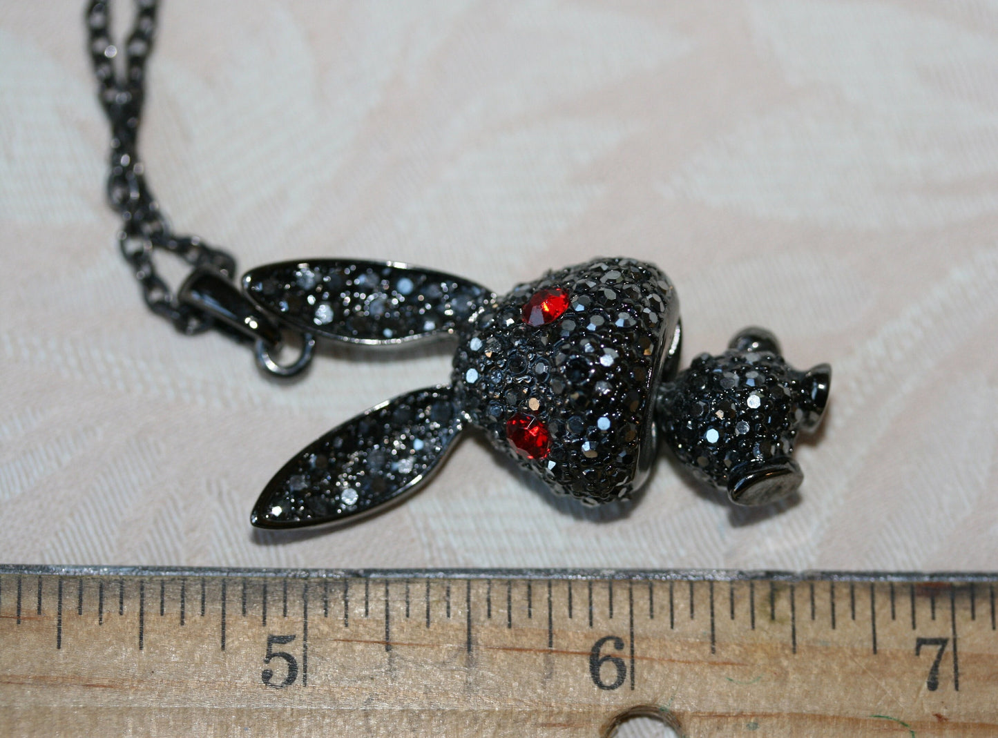 Silvery Tone Crystal Rhinestone Bobble Anime Bunny Rabbit Pendant Necklace