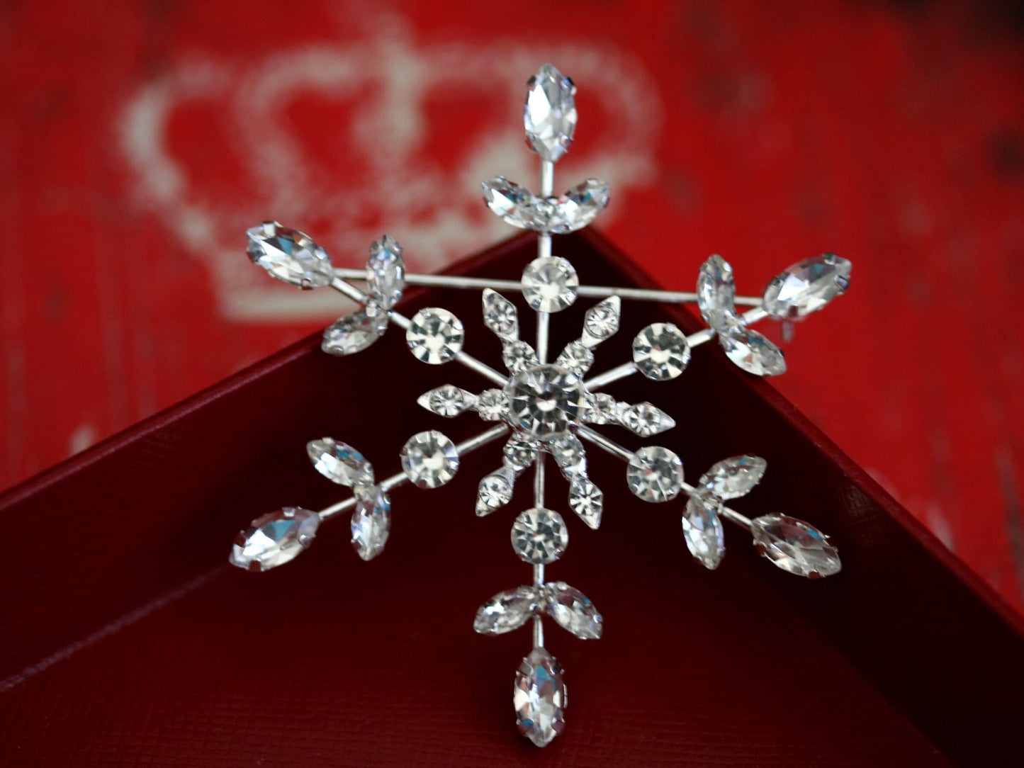 Rhinestone Prong-Set Christmas Snowflake Brooch Pin and Pendant, Winter Star Snowflake Jewelry, Costume Holiday Jewelry Gift