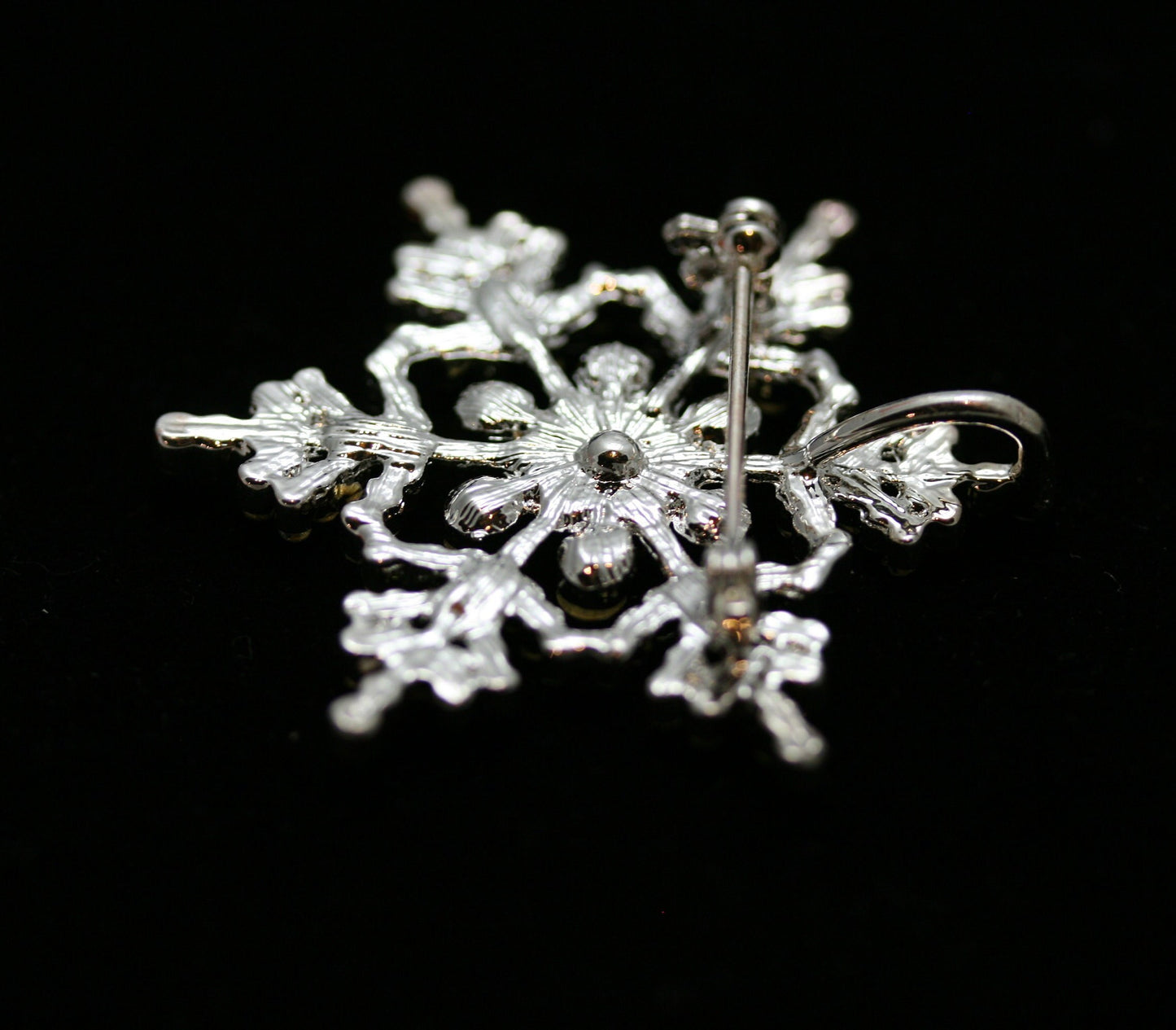 Christmas Jewelry, Crystal Snowflake Bridal Brooch, Winter Bouquet Brooches, Rhinestone Silver Snowflake Pin, Snowflake Pendant Jewelry