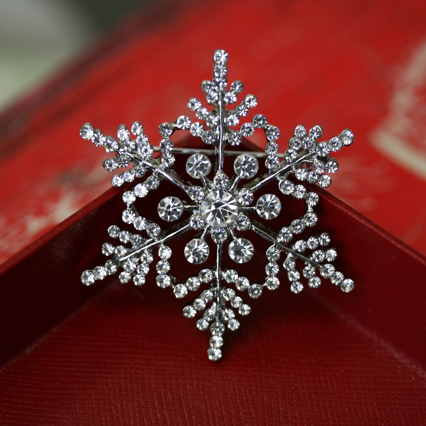 Christmas Jewelry, Crystal Snowflake Bridal Brooch, Winter Bouquet Brooches, Rhinestone Silver Snowflake Pin, Snowflake Pendant Jewelry