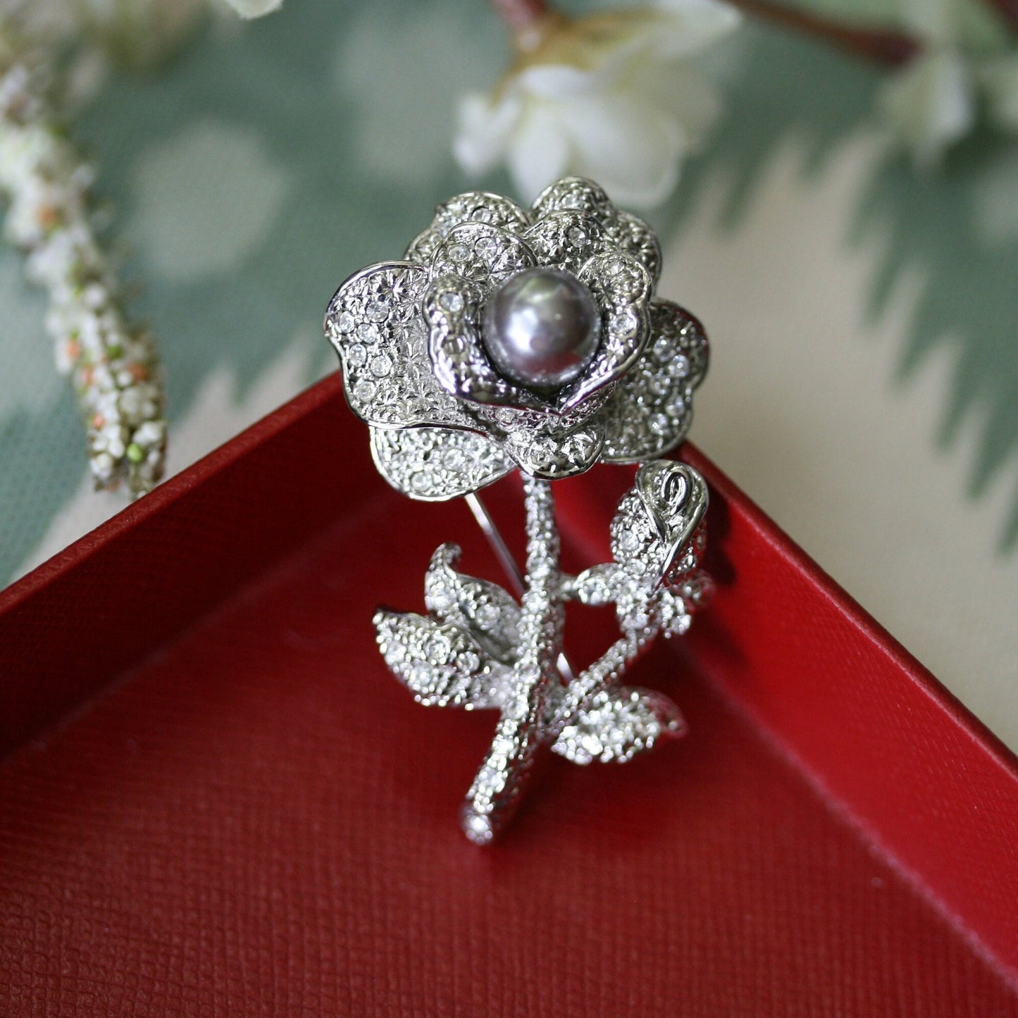 Beauty Women's Rose Flower Faux Pearl Rhinestone Brooch Pin Bridal Wedding Jewelry Gift Valentine's Rose Gift