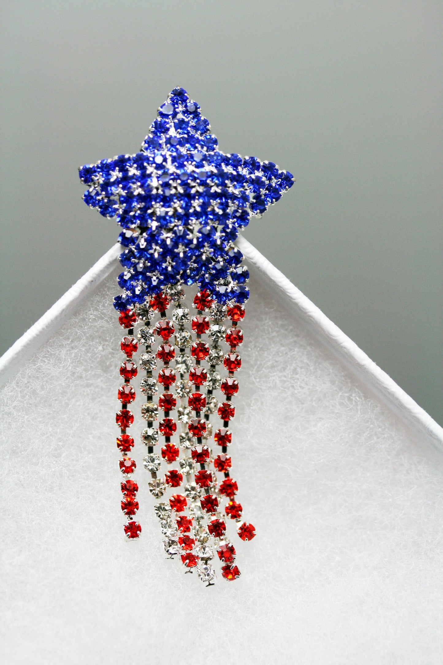 Crystal Shooting Star Brooch Red White Blue Rhinestone Shooting Star Pin USA Patriotic 4th of July Independence Day Gift,