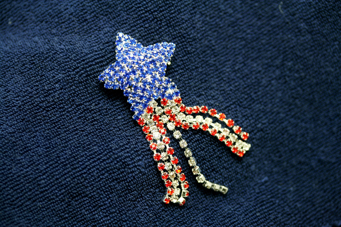 Crystal Shooting Star Brooch Red White Blue Rhinestone Shooting Star Pin USA Patriotic 4th of July Independence Day Gift,