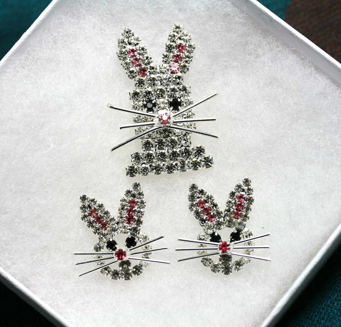 Rhinestone Easter Bunny Brooch and Earrings Set, Easter Rabbit Pin, Easter Rabbit Earrings, Easter Jewelry Gift