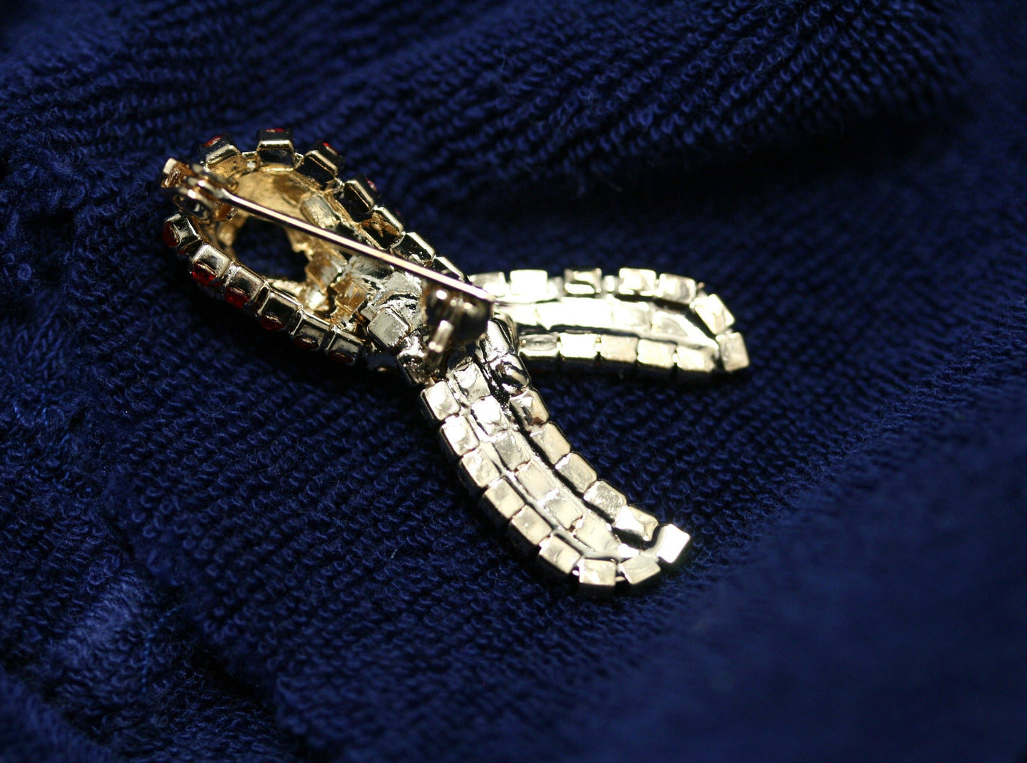 Rhinestone Patriotic Ribbon Brooch, Red White Blue Ribbon Pin, Crystal USA Ribbon Pin 4th July Independence Day Jewelry