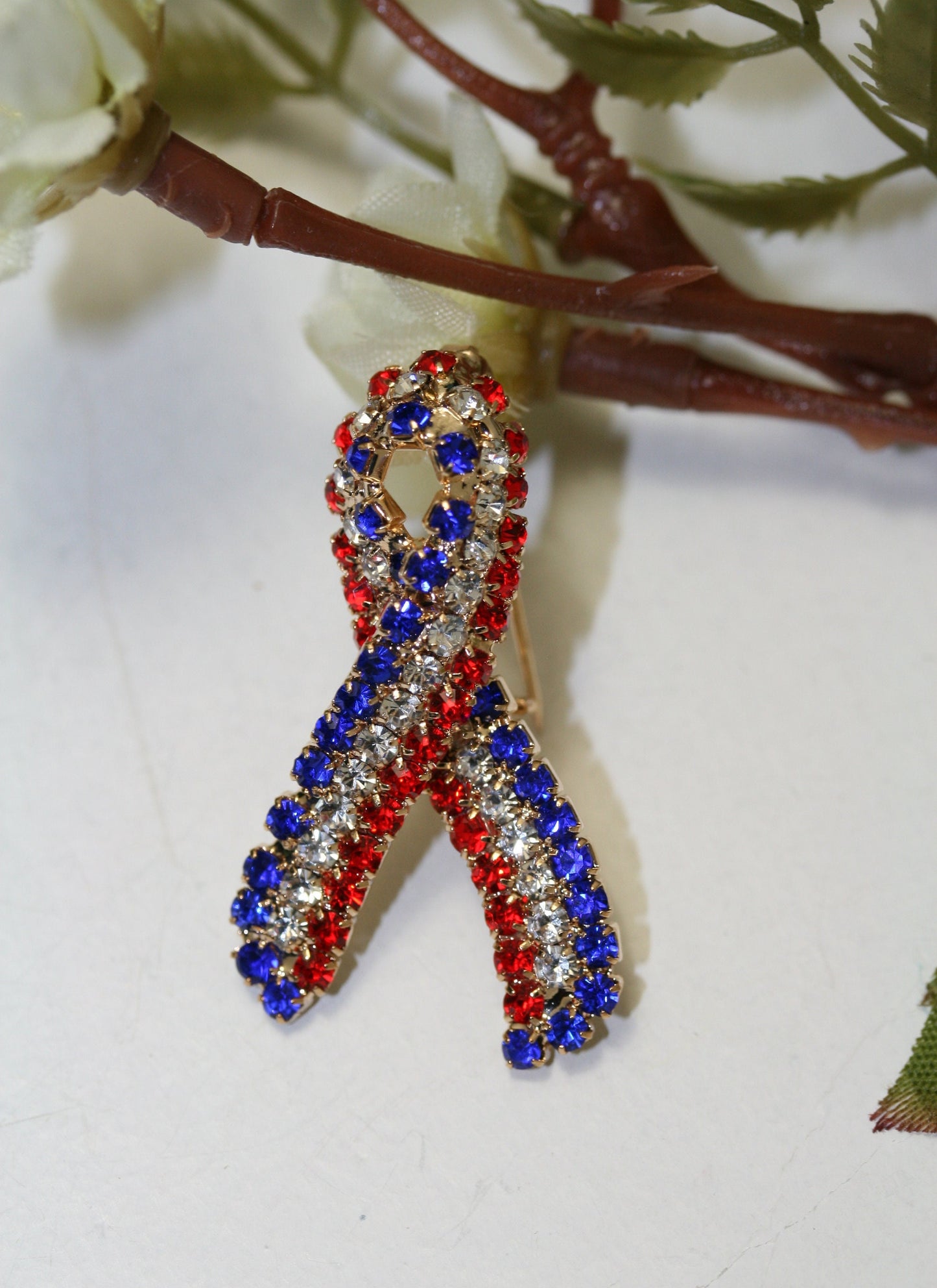 Rhinestone Patriotic Ribbon Brooch, Red White Blue Ribbon Pin, Crystal USA Ribbon Pin 4th July Independence Day Jewelry