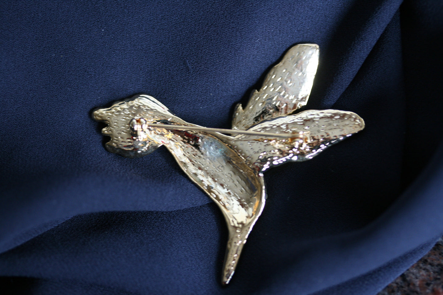 Vintage Two-Tone Clear Rhinestone Green Eye Hummingbird Brooch Pin
