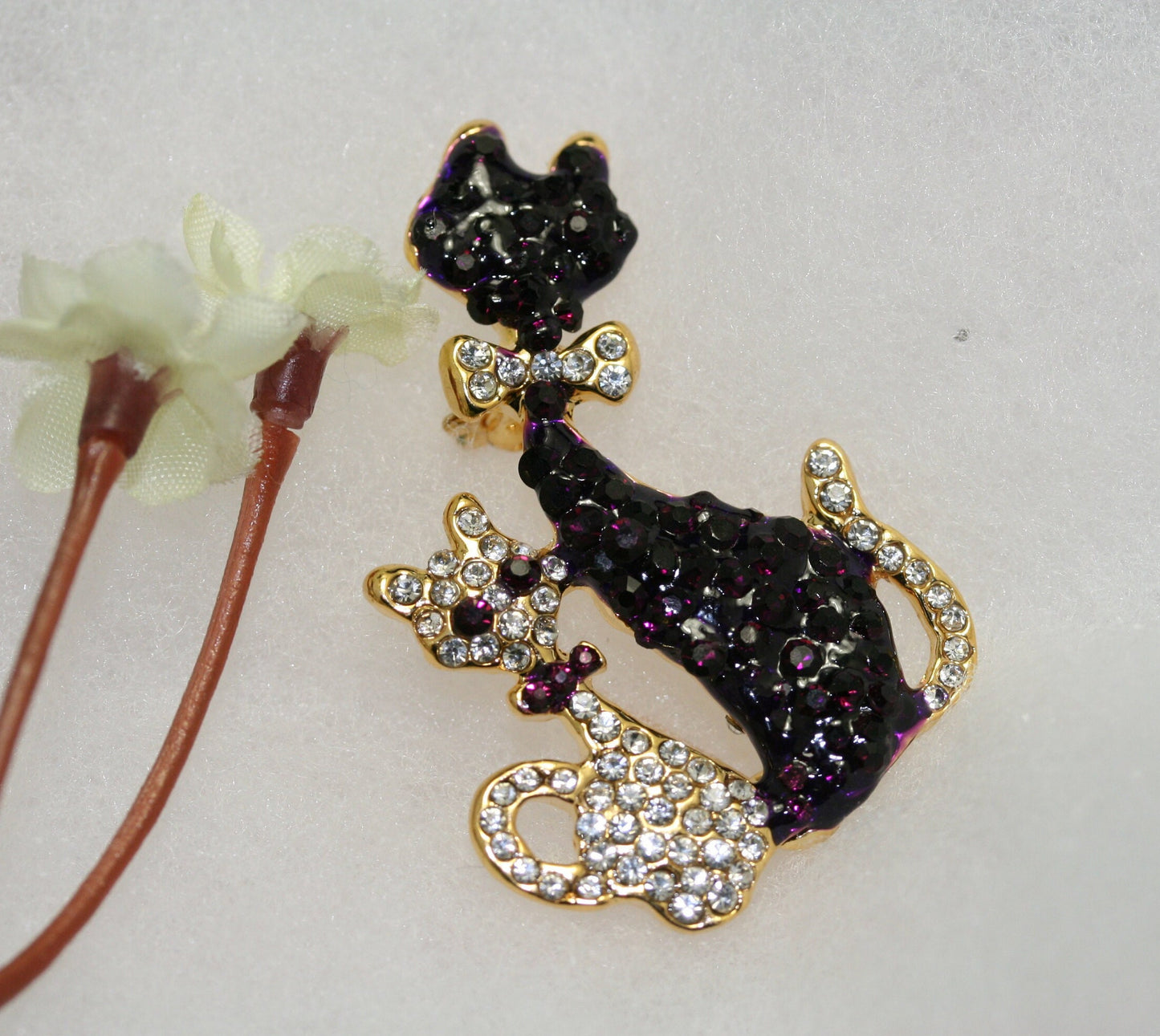 Vintage Purple Crystal Diamond Amethyst Rhinestone cat Pin Brooch Cats Ladies Pins