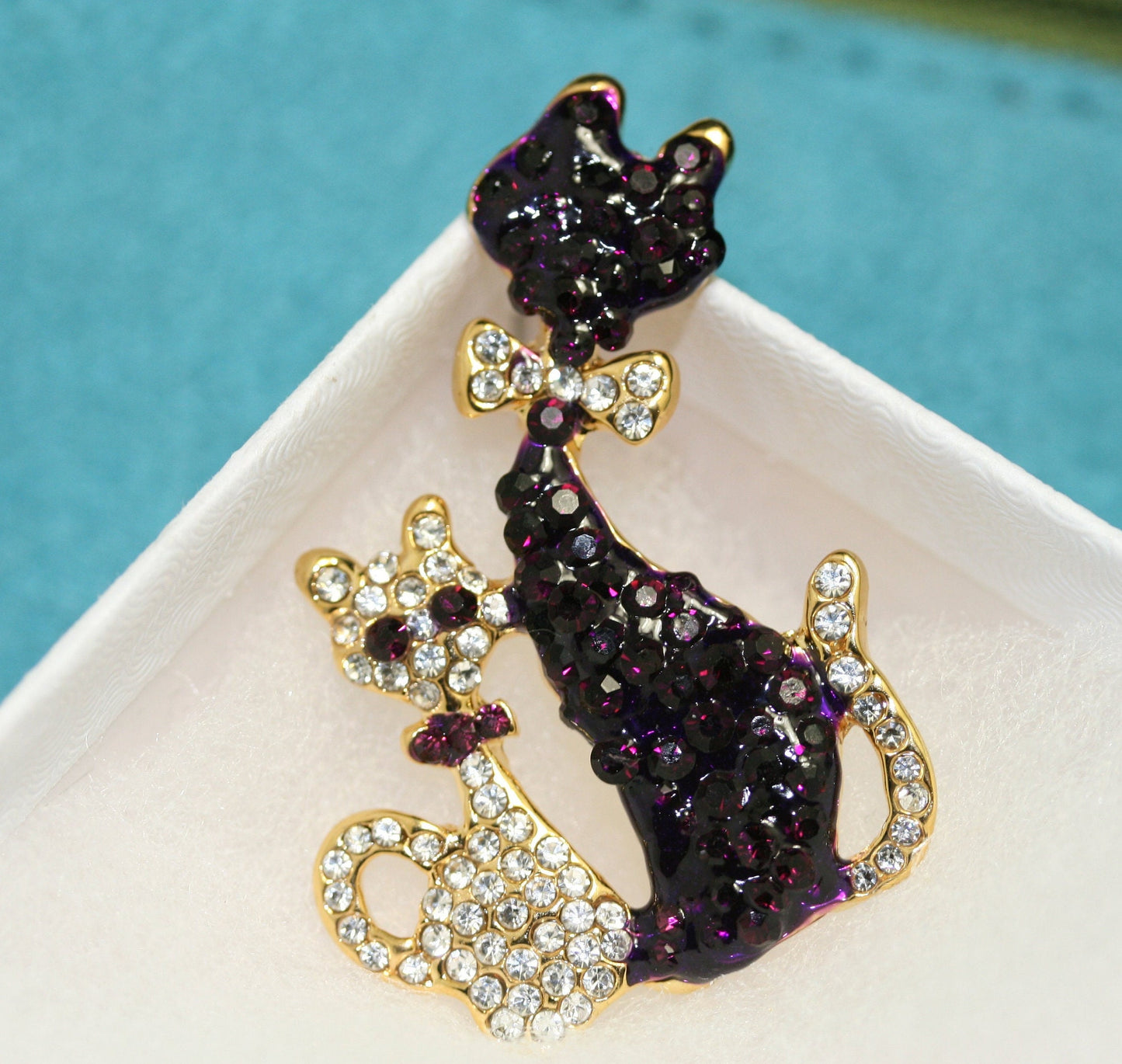 Vintage Purple Crystal Diamond Amethyst Rhinestone cat Pin Brooch Cats Ladies Pins