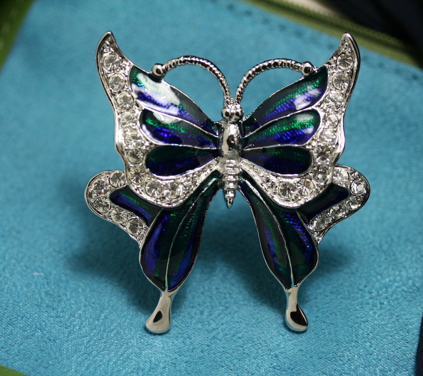 Vintage Crystal Rhinestone Butterfly Brooch Pin Blue Color Butterfly Brooches for For Women Girls Wedding/Banquet/Birthday Party