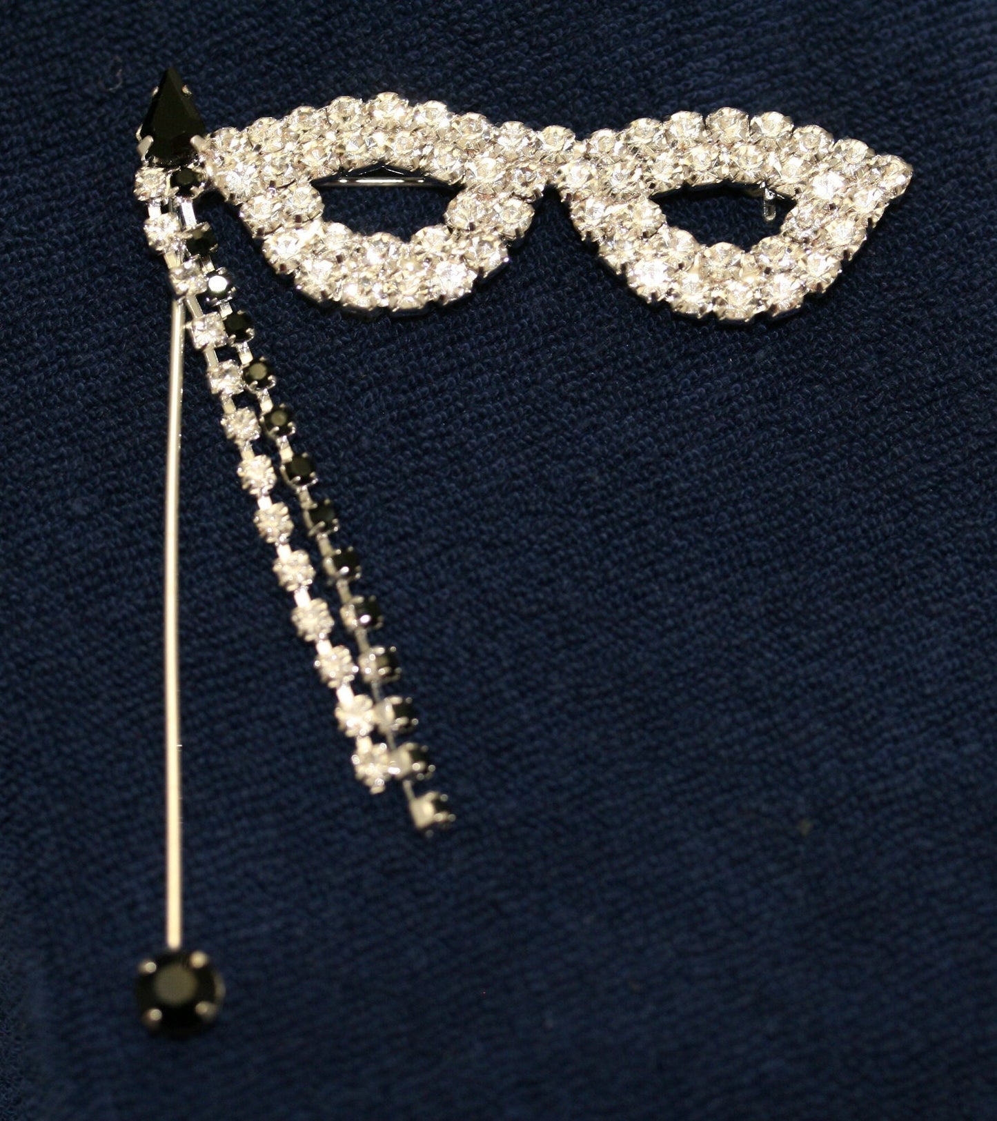 Rhinestone Masquerade Ball Mask French Quarter New Orleans Mardi Gras Brooch Lapel Pin, Crystal Mardi Gras Jewelry