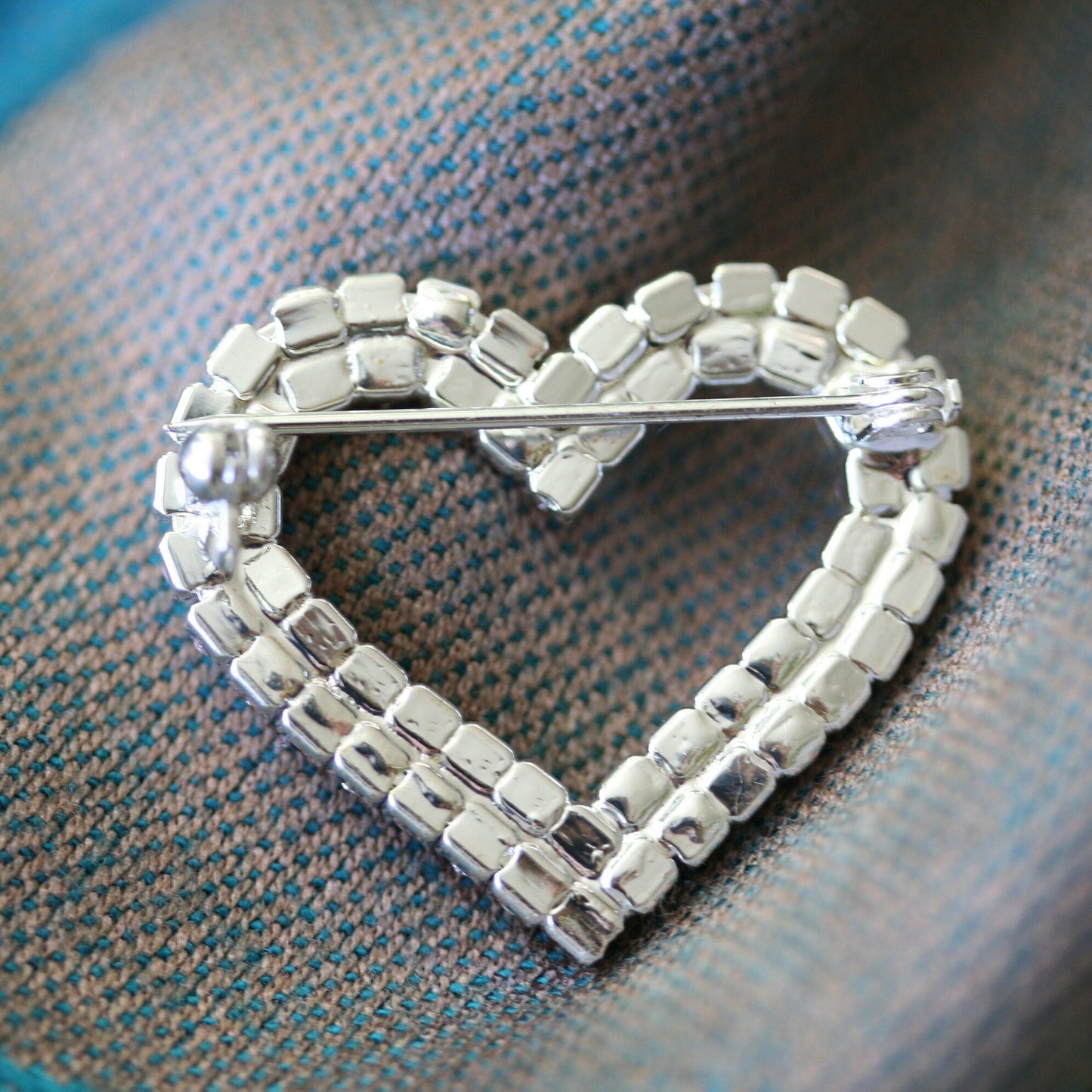 Rhinestone Valentine's Day Hollow Heart Brooch Pin, Red Ruby Heart pin, Valentine's Day Fashion Jewelry Gift For Her
