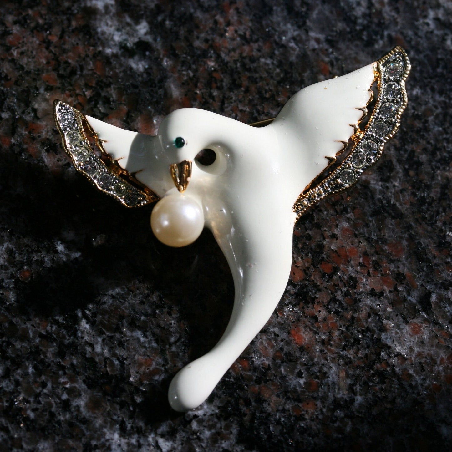 White Dove Pin Brooch Pearl Crystal Emerald Rhinestone Vintage Bird