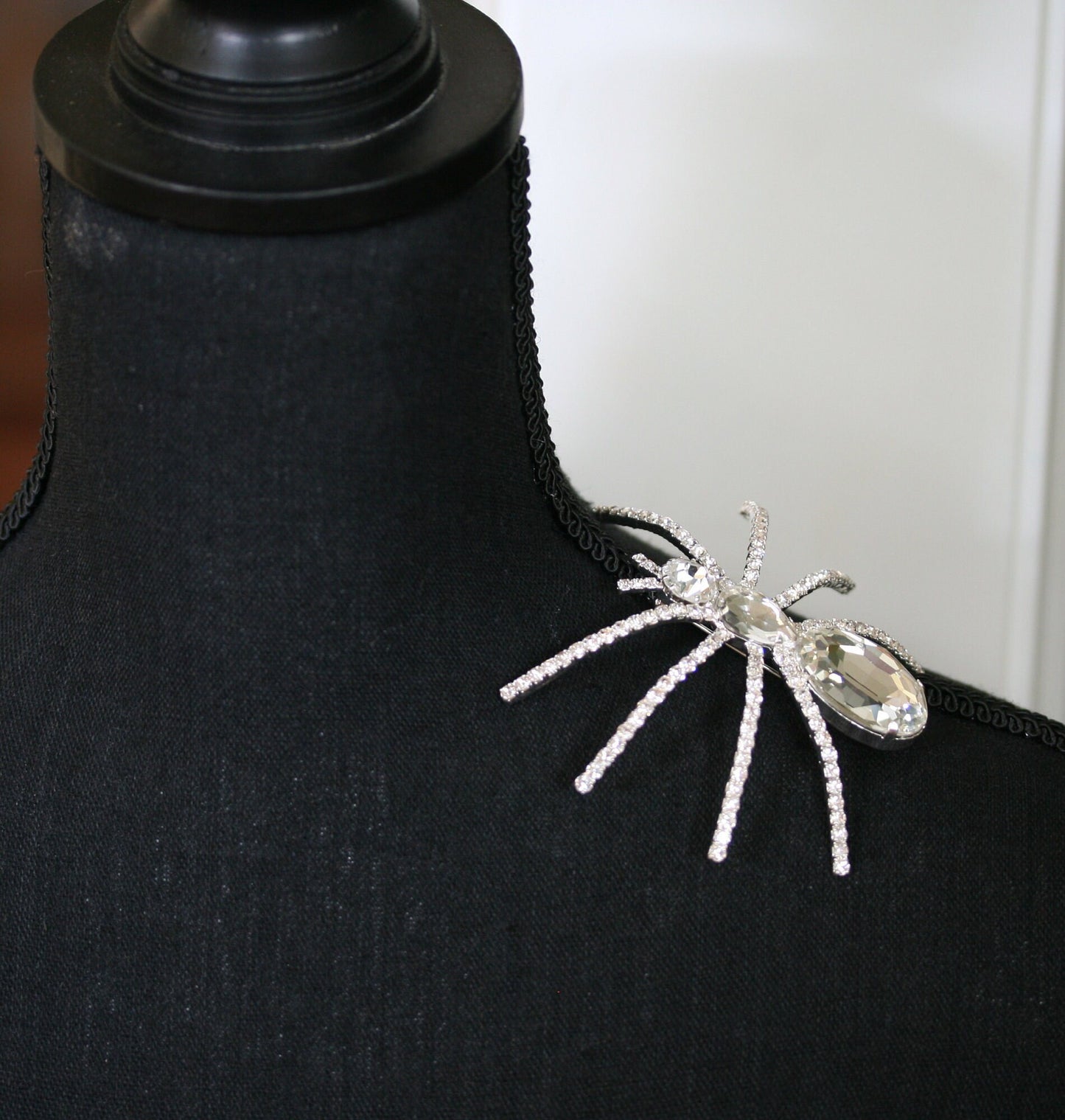 Silver Tone Clear Rhinestone 3D Halloween Spider Pin Brooch, Large Spider Pin