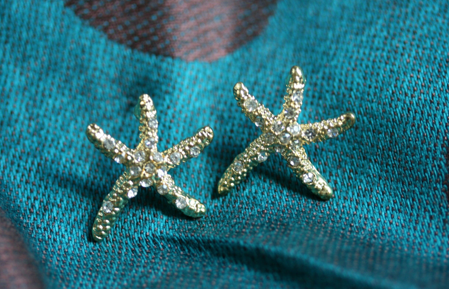 Rhinestone Starfish Post Earrings. Star Fish Stud Earrings. Beach Starfish Stud Bridal Wedding Earrings