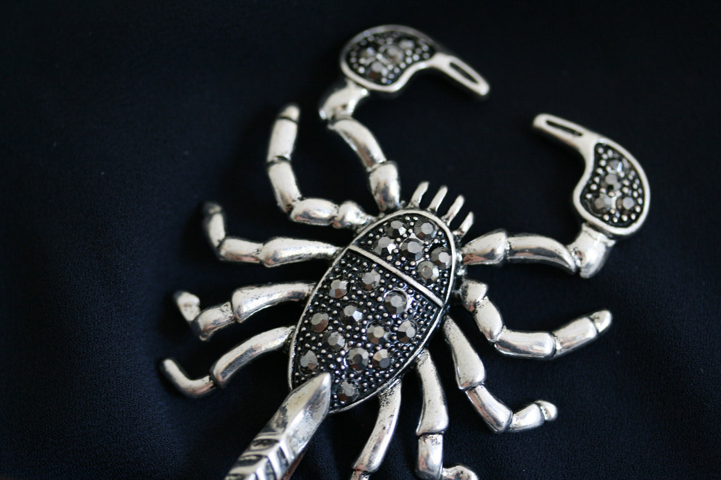 Scorpion Necklace Pendant Black Pave Sparkling Realistic Scorpion Scorpio Zodiac Silver Charm Bead Pendant Halloween Costume Jewelry Gift