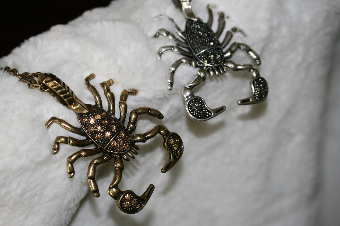 Scorpion Necklace Pendant Black Pave Sparkling Realistic Scorpion Scorpio Zodiac Silver Charm Bead Pendant Halloween Costume Jewelry Gift