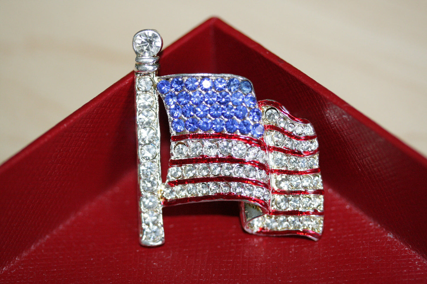 Vintage Silver Tone Crystal Rhinestone 4th of July American USA Flag Patriotic Pin Brooch