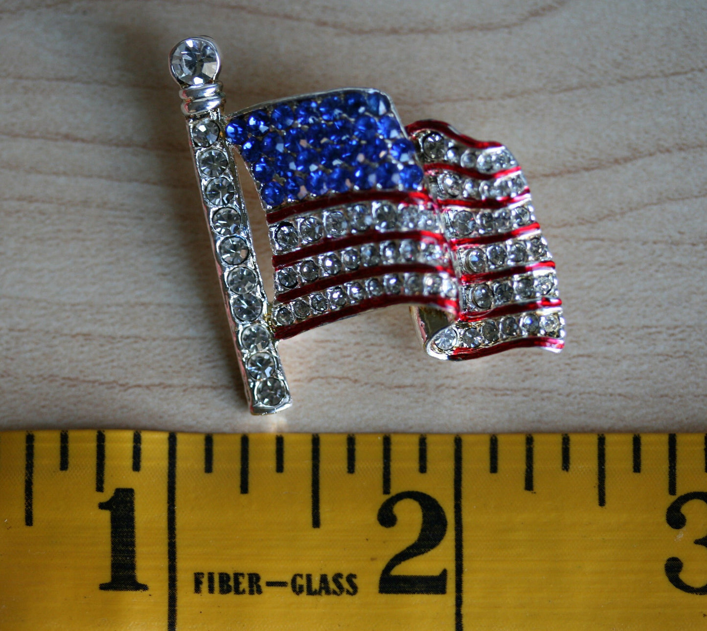 Vintage Silver Tone Crystal Rhinestone 4th of July American USA Flag Patriotic Pin Brooch