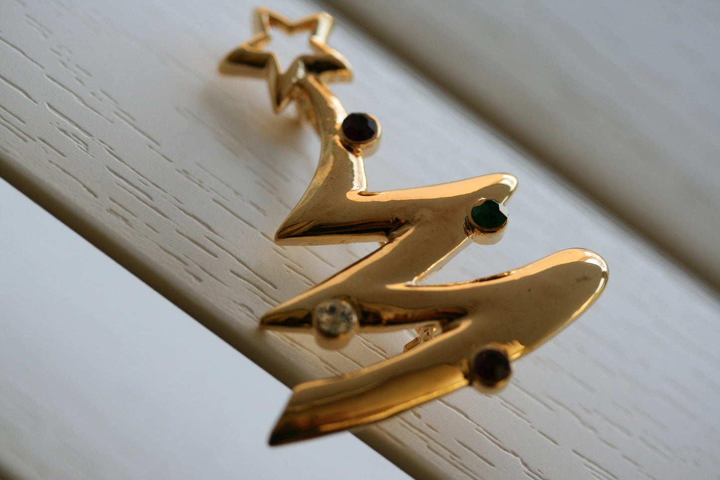 Gold toned green rhinestone Christmas tree brooch pin, Xmas tree with Star pin