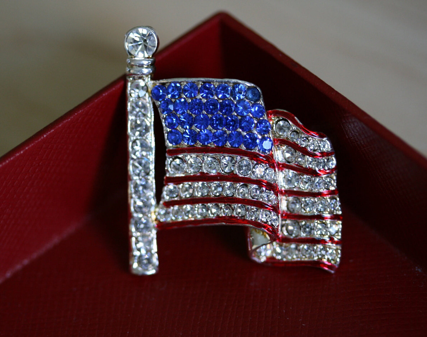 Vintage Silver Tone Crystal Rhinestone 4th of July American USA Flag Patriotic Pin Brooch
