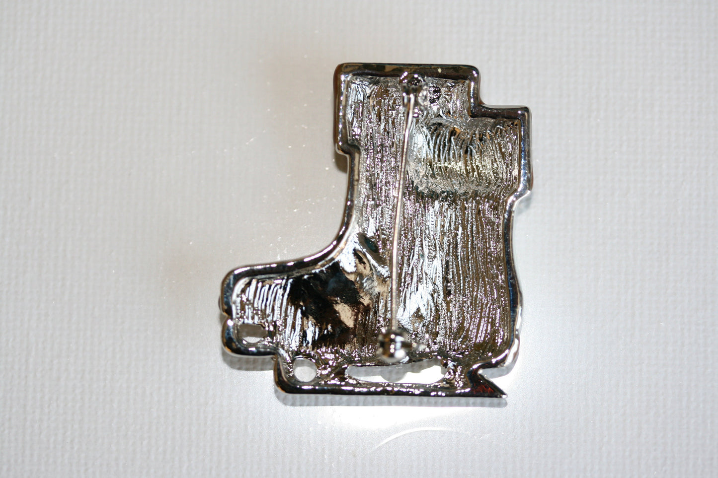 Ice Skating Pin Ice Sports Figure Skating Boots Brooch Pin for Cheer Gift
