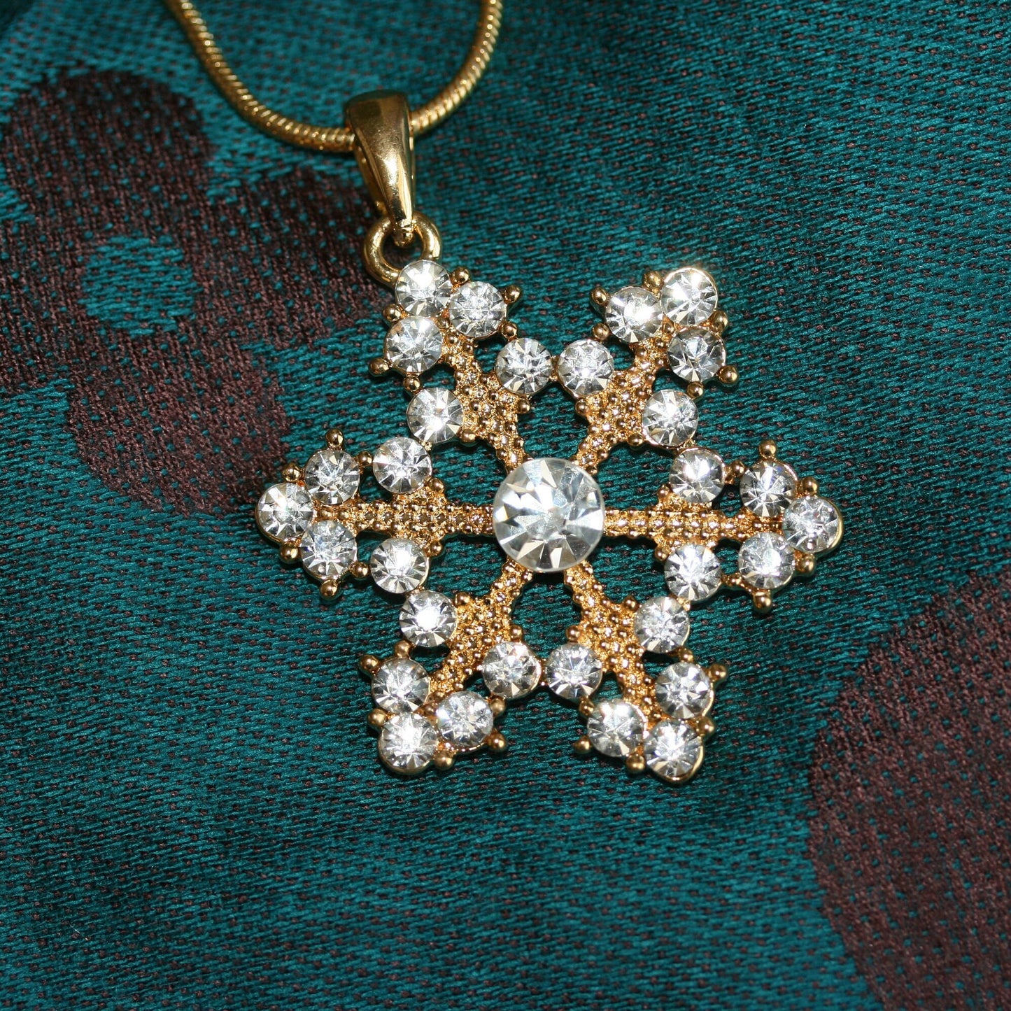 Gold SNOWFLAKE Necklace Swarovski Crystal Snowflake Pendant Xmas Winter Holiday Necklace New