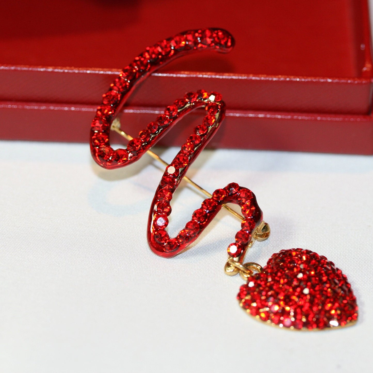 Valentines Heart Brooch Vintage Ruby Red Rhinestone Dangling Heart Brooch Pin, Valentine Hearts Jewelry For Her