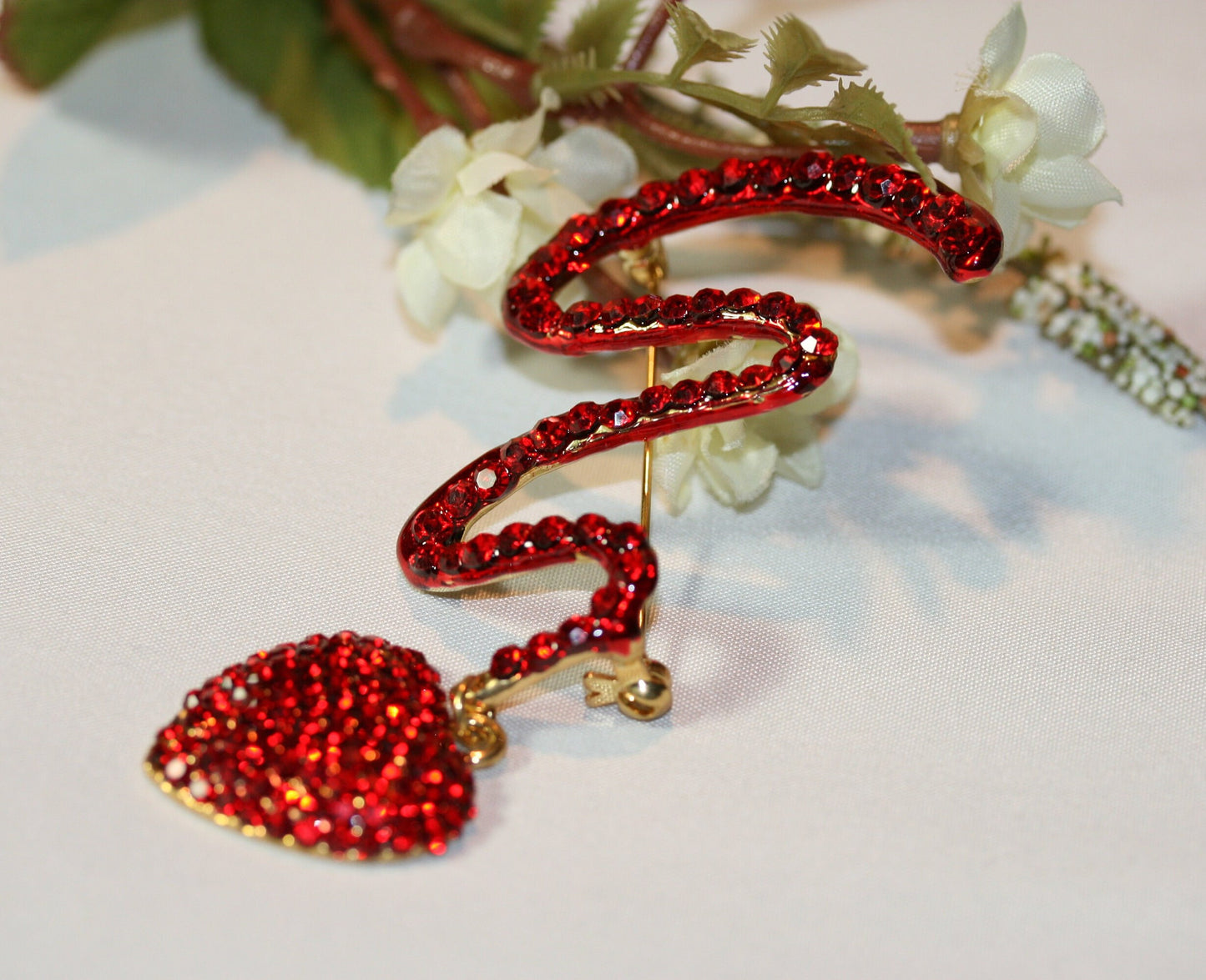 Valentines Heart Brooch Vintage Ruby Red Rhinestone Dangling Heart Brooch Pin, Valentine Hearts Jewelry For Her