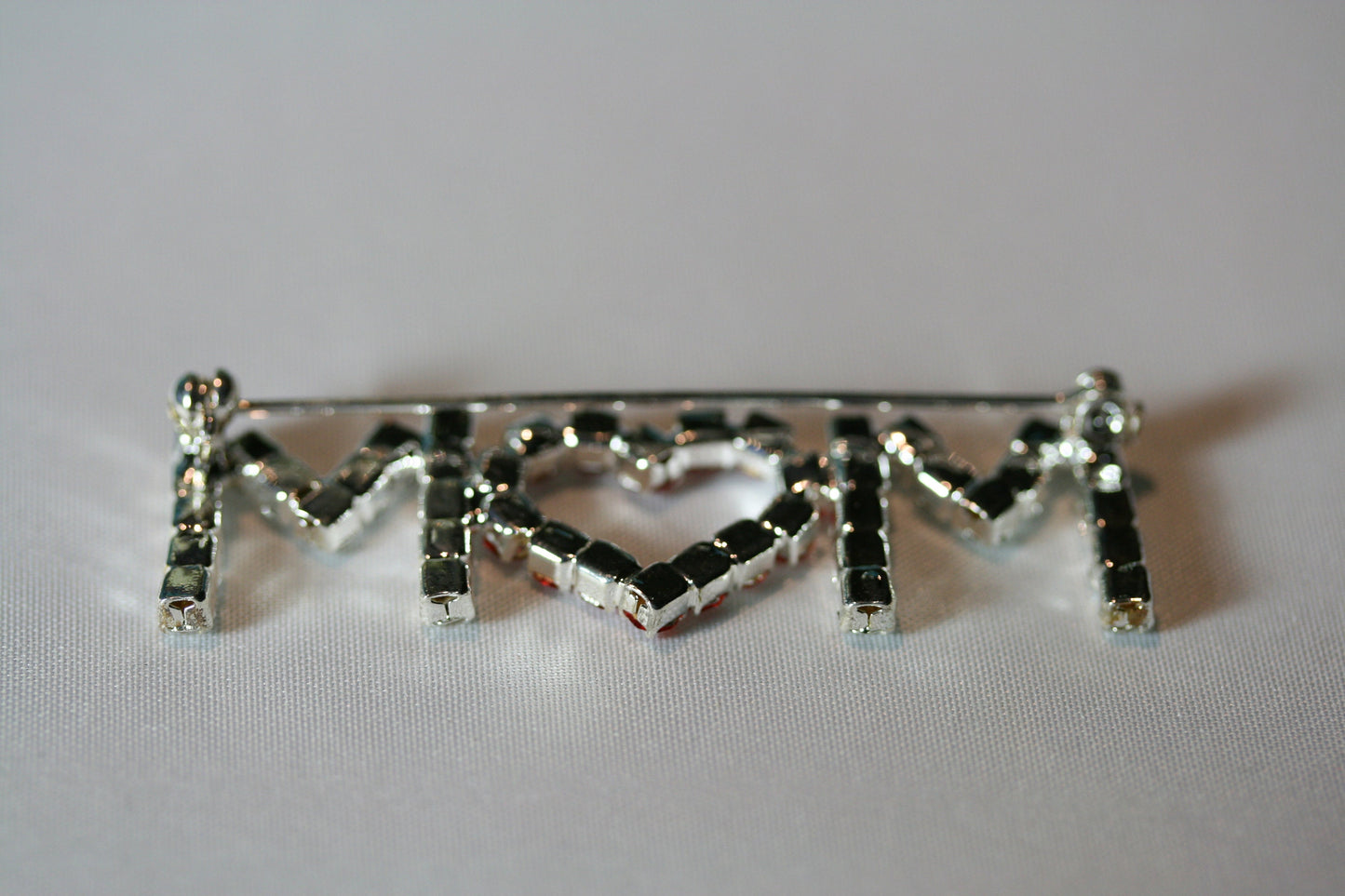 MOM Word Brooch Pin Mother's Day Birthday Gift, Rhinestone MOM Word Brooch