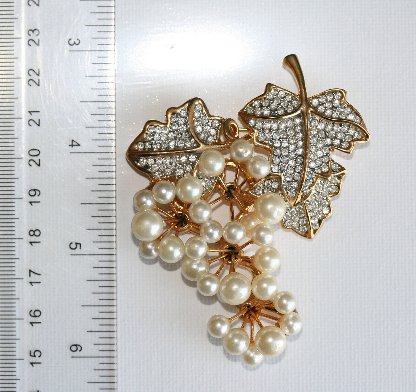 Vintage Pave Rhinestones & Faux Pearls Gold Tone Grape Bunch Brooch Pin