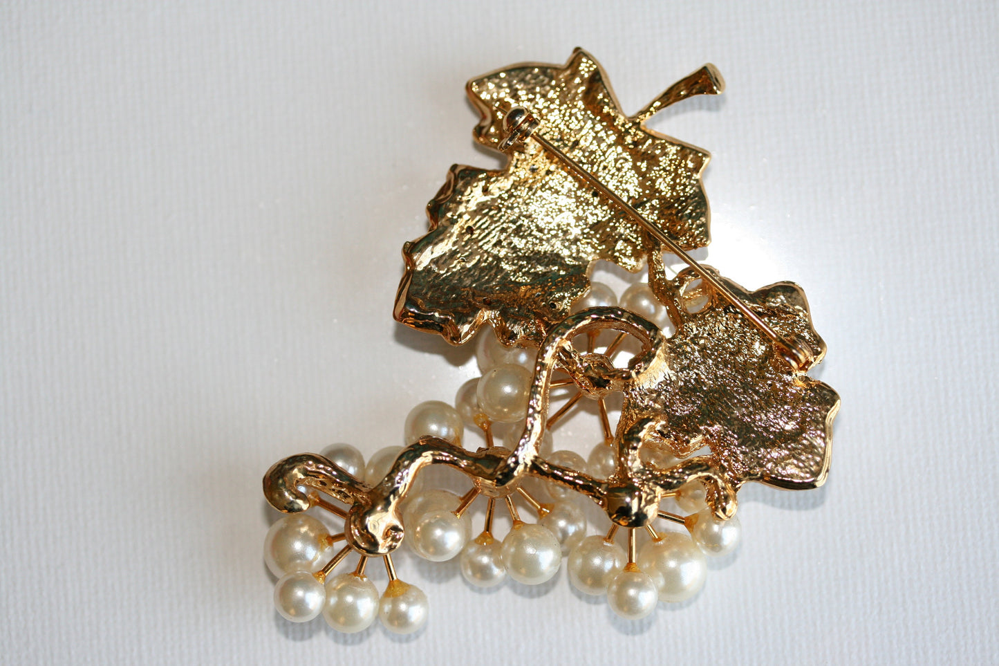 Vintage Pave Rhinestones & Faux Pearls Gold Tone Grape Bunch Brooch Pin