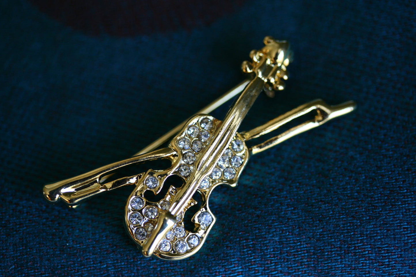 Gold Tone Rhinestone Violin Pin Brooch Jewelry Musical Instrument Jewelry Gift
