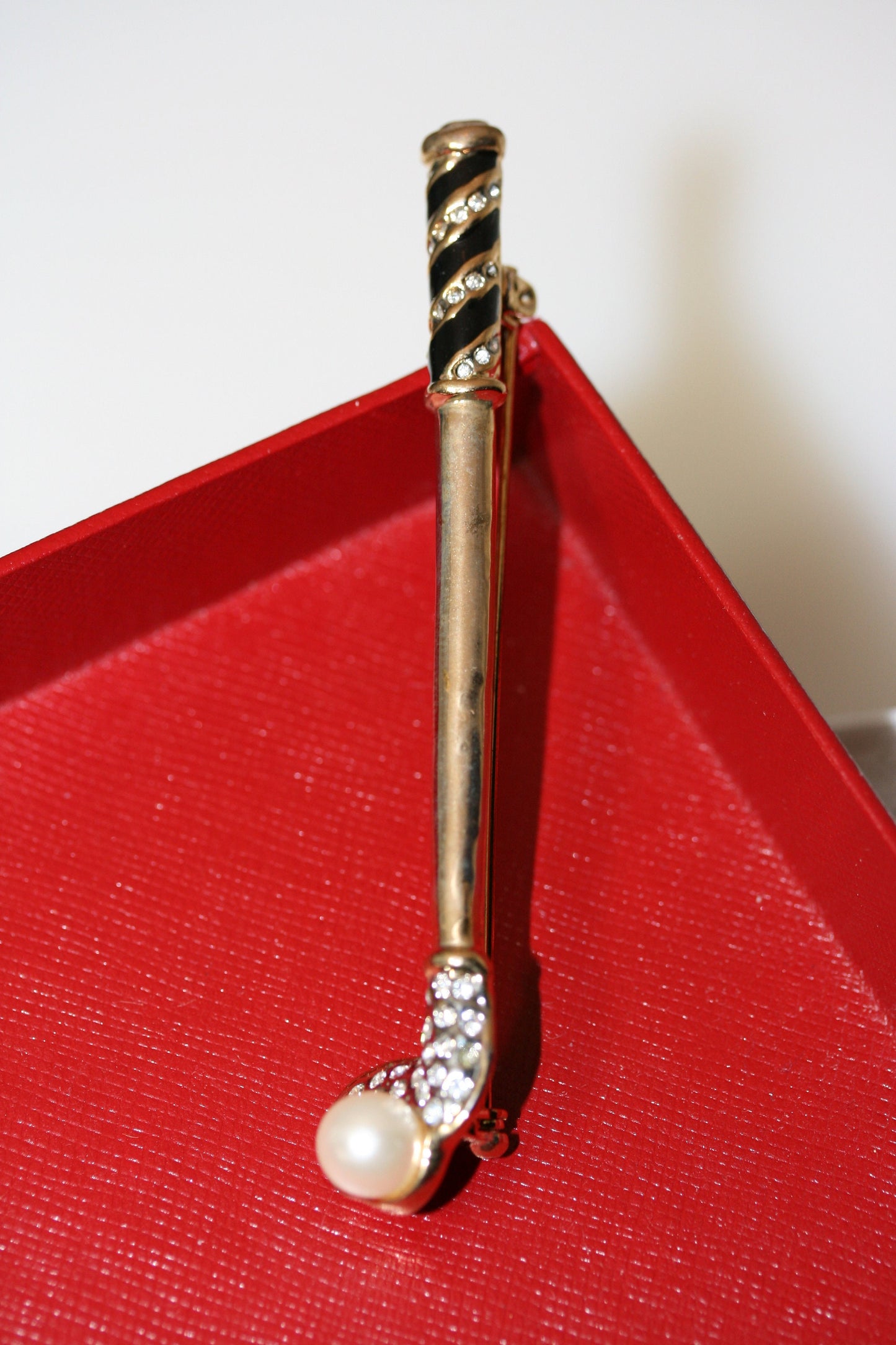 Golf Club & Ball Brooch Gold-tone Clear Crystal Enamel Golf Club Brooch Pin