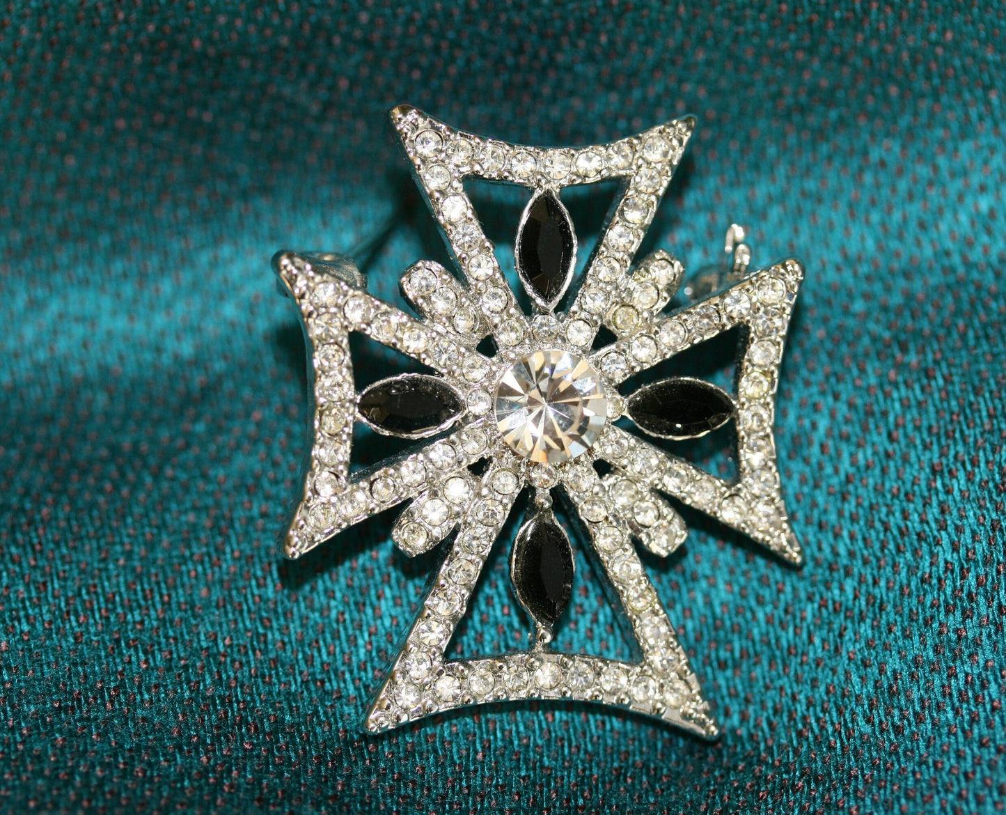 Vintage MALTESE CROSS Brooch Pin Silver plated With Black and Clear Crystal