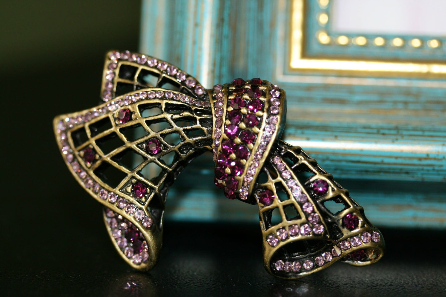 Vintage Purple Crystal Bowe Brooch Antique Beauty Bow Brooch Pin Rhinestone Statement Purple Ribbon Brooch