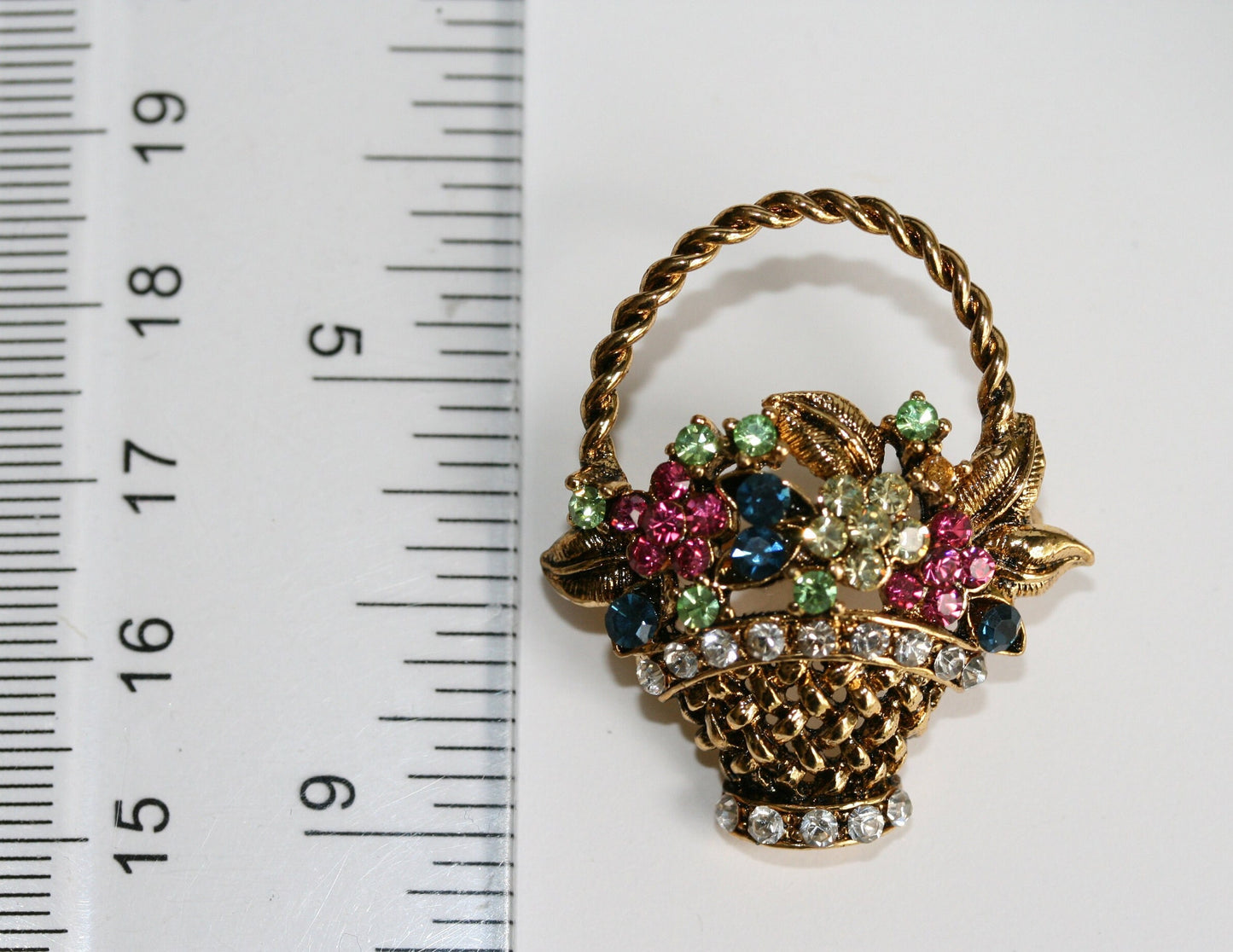 Antique Rhinestone Flower Basket Brooches Pin Vintage Hollow Metal Women Fashion Coat Accessories