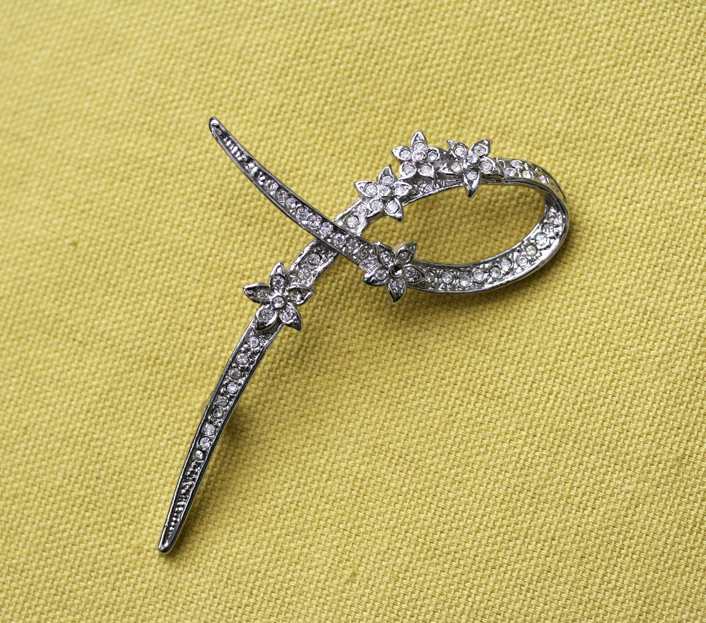 Vintage Crystal Floral Ribbon Brooch Pin Rhinestone Wedding Anniversary Brooch Pin