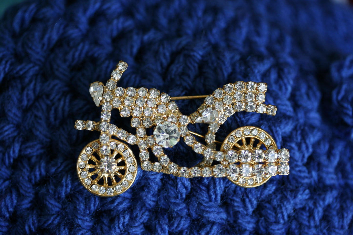 Vintage Rhinestone Motorcycle Spinning Wheels Gold Tone Brooch Motorcycle 3D Harley Prong Rhinestone Brooch Pin