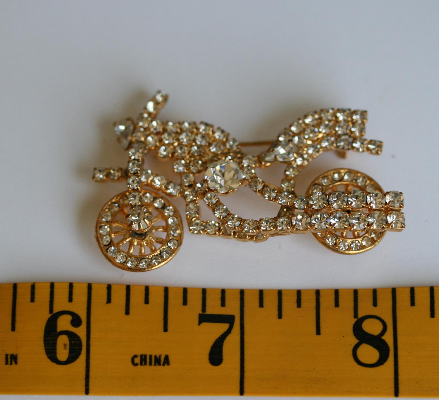 Vintage Rhinestone Motorcycle Spinning Wheels Gold Tone Brooch Motorcycle 3D Harley Prong Rhinestone Brooch Pin