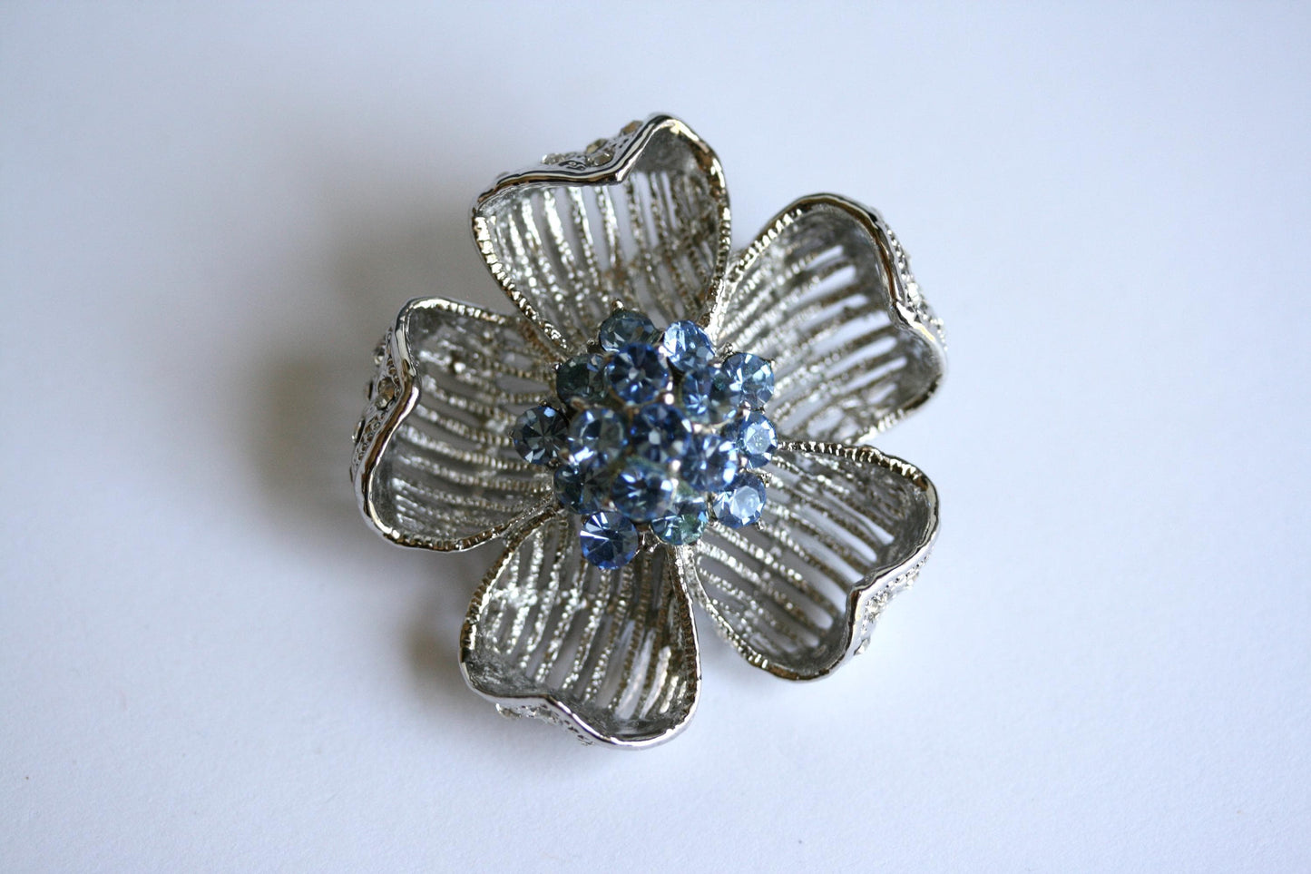 Vintage Blue Crystal Flower Pin Brooch PERIWINKLE FLOWER Pin