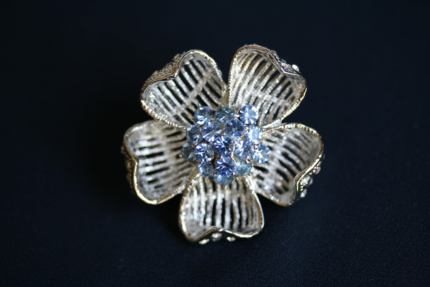 Vintage Blue Crystal Flower Pin Brooch PERIWINKLE FLOWER Pin