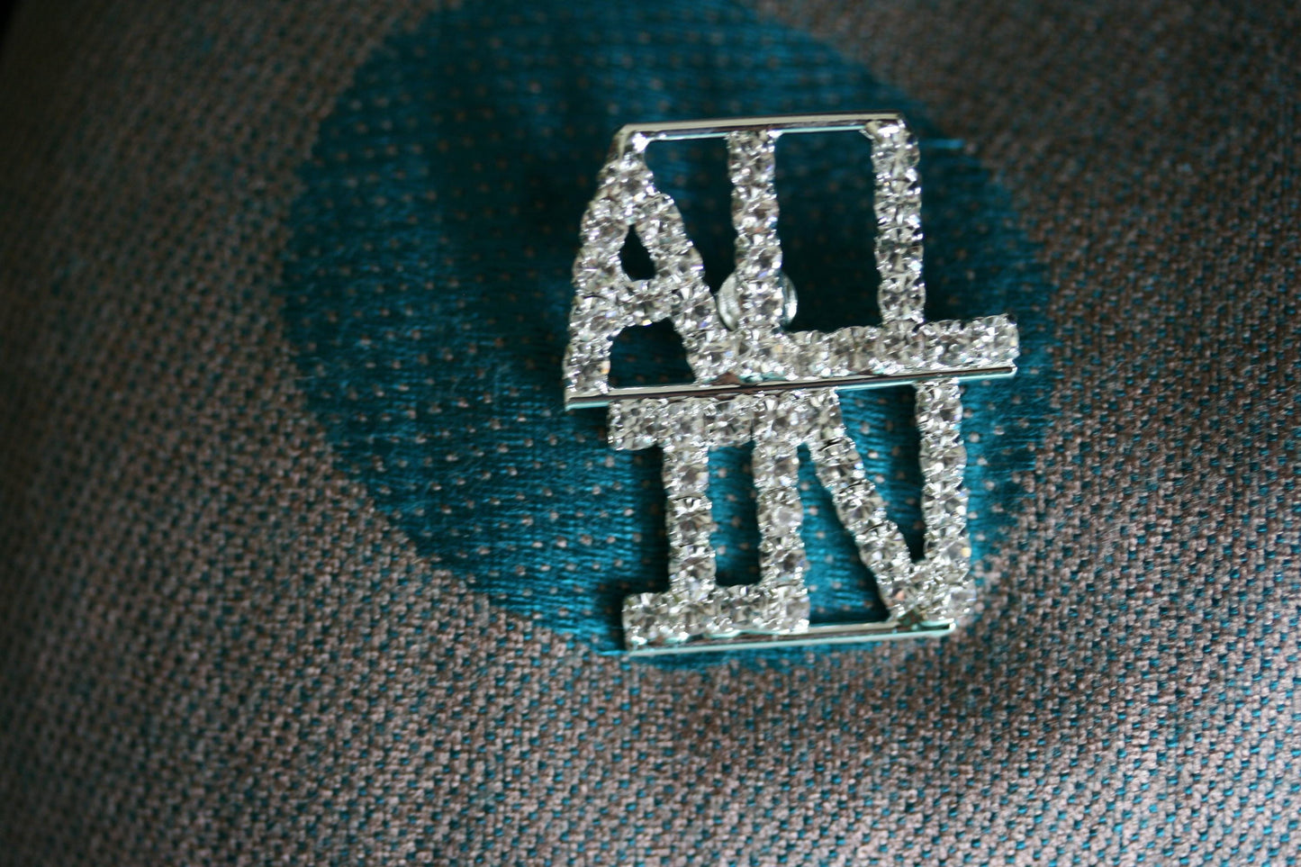 Crystal Word Brooch "ALL IN" Tac Letters Pin Texas poker Brooch Texas hold 'em Tac Pin
