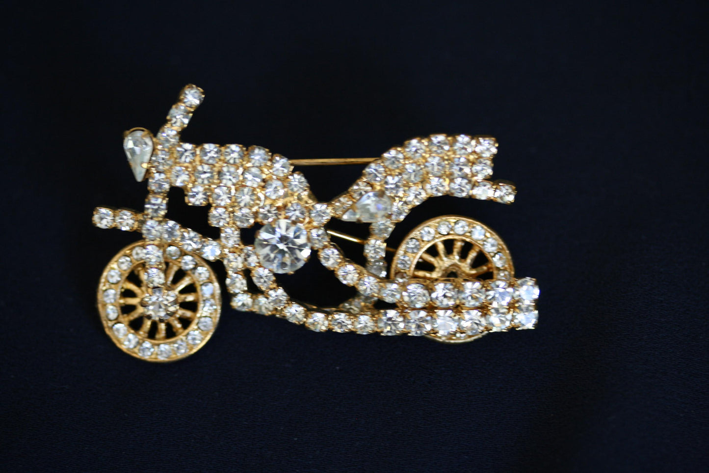 Vintage Rhinestone Motorcycle Spinning Wheels Gold Tone Brooch Motorcycle 3D Harley Prong Rhinestone Brooch Pin