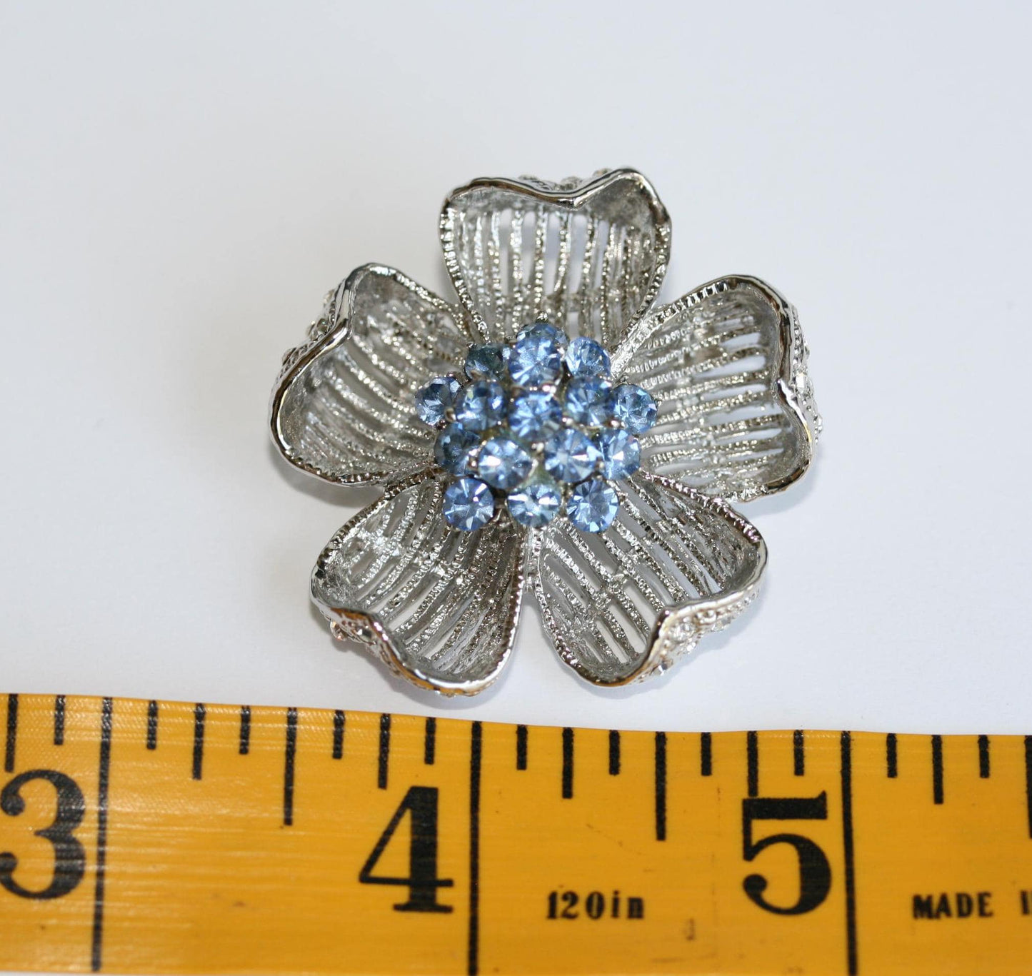 Vintage Blue Crystal Flower Pin Brooch PERIWINKLE FLOWER Pin
